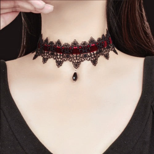 CRIMSON DESIRES - Velvet Lace Choker